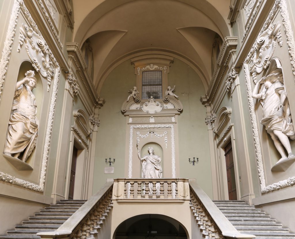 scalinata palazzo pallavicini